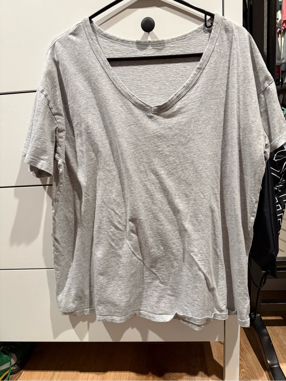 aerie Light Gray V-Neck Short Sleeve Tee